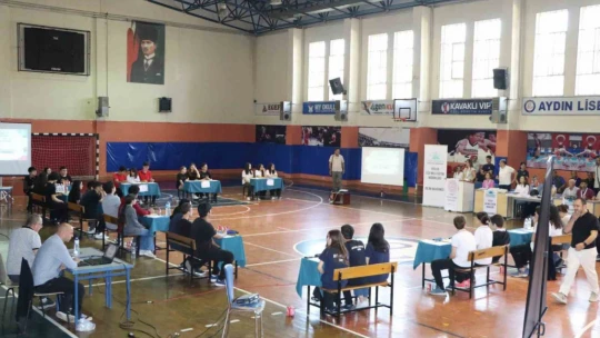 Aydınlı öğrenciler bilgilerini yarıştırdı