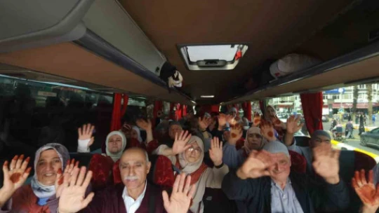 Aydınlı umreciler dualarla uğurlandı