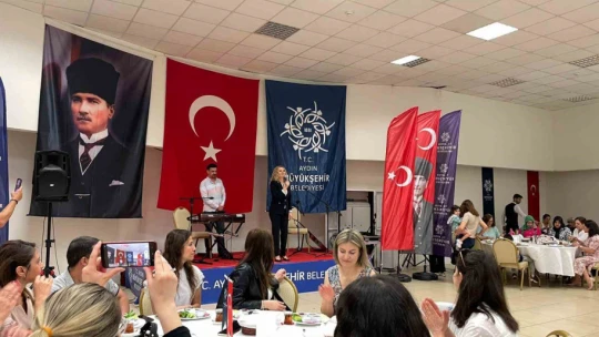 Aydınlılar Anneler Günü'nü Büyükşehir Belediyesi ile birlikte kutladı
