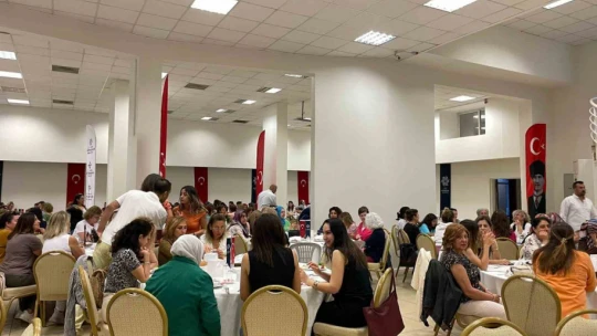 Aydınlılar Anneler Günü'nü Büyükşehir Belediyesi ile birlikte kutladı