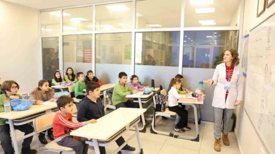Aydınlılar, Büyükşehir'in kurslarıyla kendini geliştiriyor