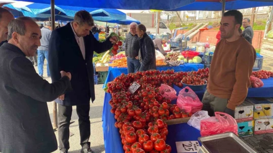 AYESOB Başkanı Künkcü, pazar esnafı ile bir araya geldi