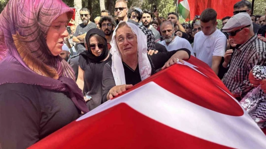 Ayşenur'a son kez dokundular göz yaşları sel oldu