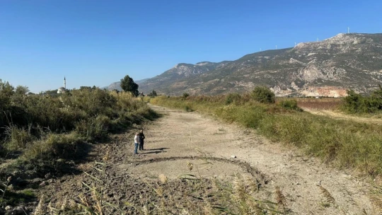 Azmaklar kurudu, sazlıklar yandı