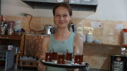 Azmiyle önyargıları yıkan genç kadın, köy kahvesini eski günlerine kavuşturdu