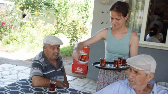 Azmiyle önyargıları yıkan genç kadın, köy kahvesini eski günlerine kavuşturdu