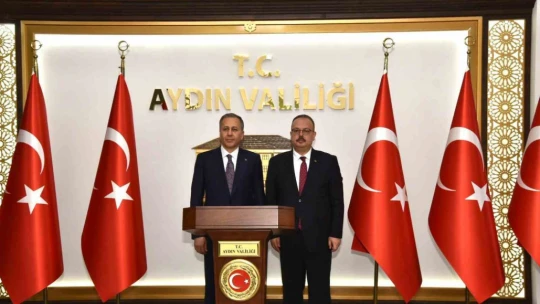 Bakan Yerlikaya'ya Aydın'da vatandaşlardan yoğun ilgi