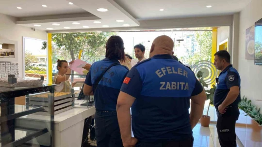 Baklavacıdaki fare görüntüsü mide bulandırdı