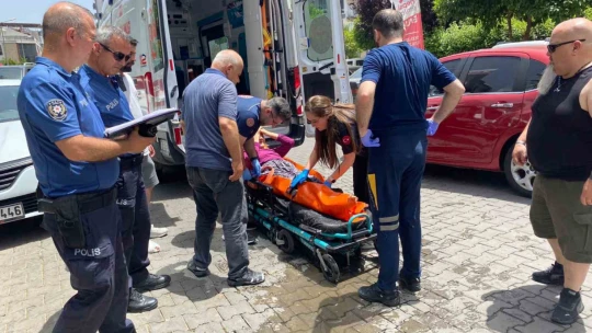 Balkonda düşen yaşlı kadın için ekipler seferber oldu