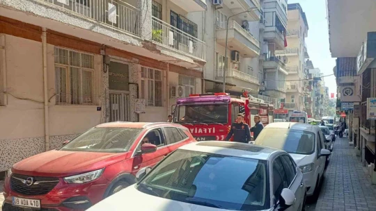Balkonda yanan koltuk itfaiyeyi harekete geçirdi
