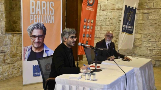 Barış Pehlivan Kuşadası'nda okurlarıyla buluştu