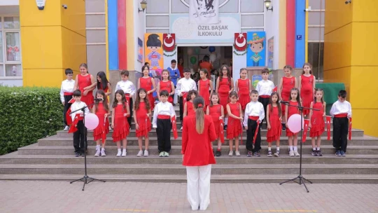 Başak Koleji'nde öğrenciler 23 Nisan coşkusunu velileri ile birlikte yaşadı