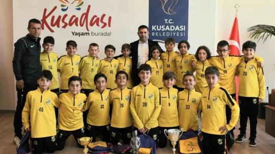 Başarılı sporcular Başkan Günel'le görüştü