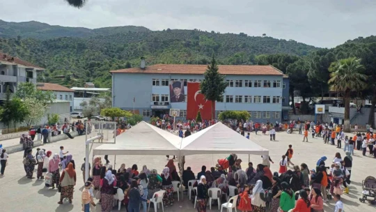 Başçayır Mahallesi'nde 23 Nisan kutlamaları