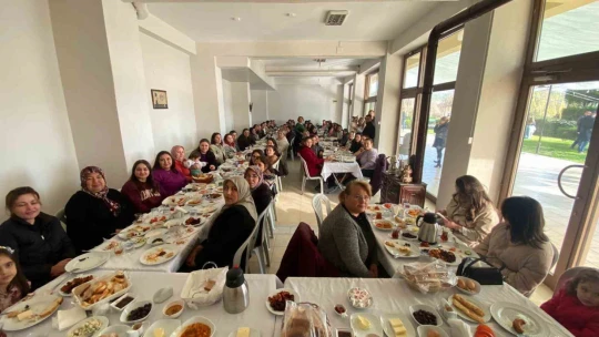 Başkan Adayı Özel, Bozdoğanlı kadınlar için 'Bizimgız Kafe' projesini açıkladı