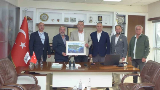Başkan Akdoğan, İzmir'den gelen misafirlerini ağırladı