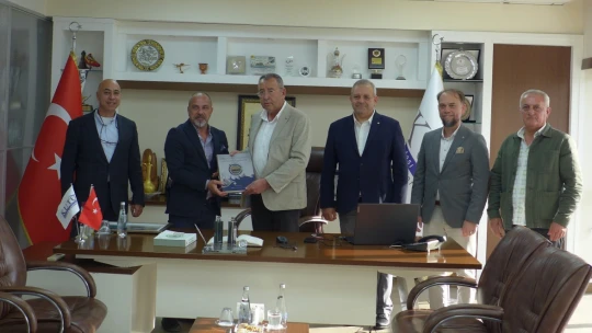 Başkan Akdoğan, İzmir'den gelen misafirlerini ağırladı
