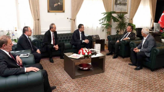 Başkan Arıcı, CHP Genel Başkanı Özel'le görüştü