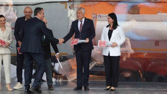 Başkan Arıcı, hibe edilen araçları teslim aldı