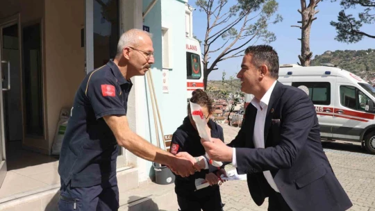 Başkan Arıcı, sağlık çalışanlarını unutmadı
