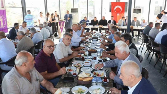 Başkan Arıcı yılın ahisine şed kuşattı