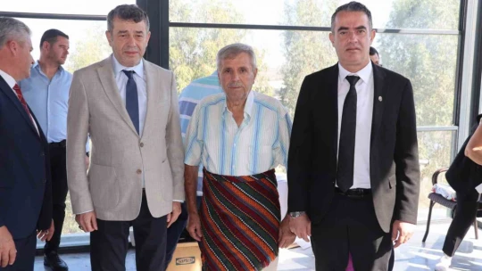 Başkan Arıcı, yılın ahisine şed kuşattı