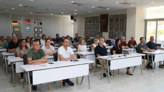 Başkan Arıkan'dan, belediye bürokratlarıyla hizmet odaklı toplantı
