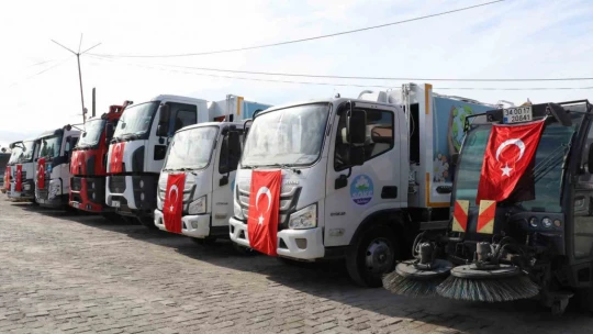 Başkan Arıkan Söke Belediyesi'ne 8 yeni hizmet aracı daha kazandırdı