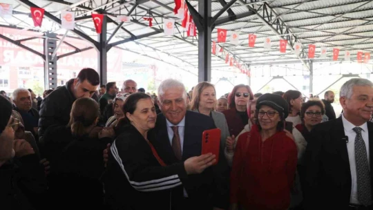 Başkan Atay, Adnan Menderes Kapalı Pazar Yeri'ni hizmete açtı