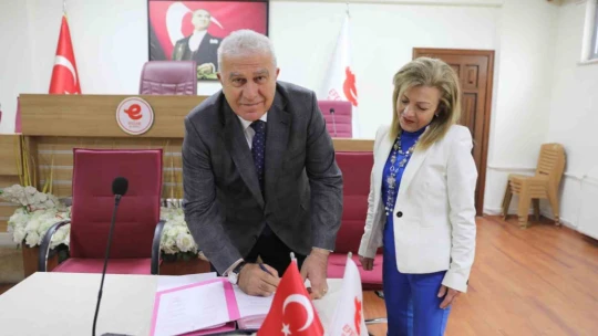 Başkan Atay'dan belediyede çalışan memurlara özel haklar