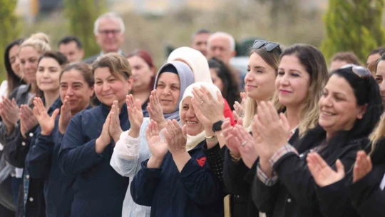 Başkan Atay'dan kadın emekçilerin maaşına zam