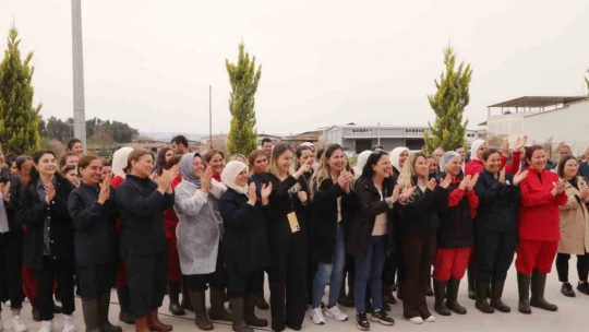 Başkan Atay'dan kadın emekçilerin maaşına zam