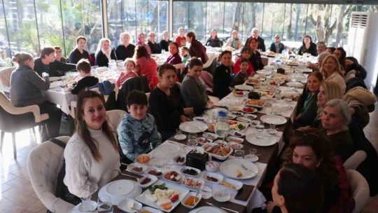 Başkan Atay Efelerli kadınlarla buluştu