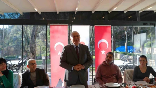 Başkan Atay, gazetecilerin gününü kutladı
