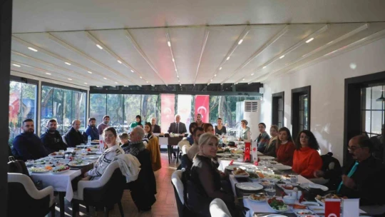 Başkan Atay, gazetecilerin gününü kutladı