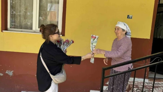 Başkan Büyükyapıcı, anneleri unutmadı