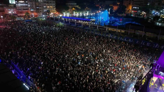 Başkan Çerçioğlu Aydınlılara unutulmaz bir yeni yıl coşkusu yaşattı