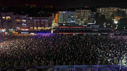 Başkan Çerçioğlu Aydınlılara unutulmaz bir yeni yıl coşkusu yaşattı