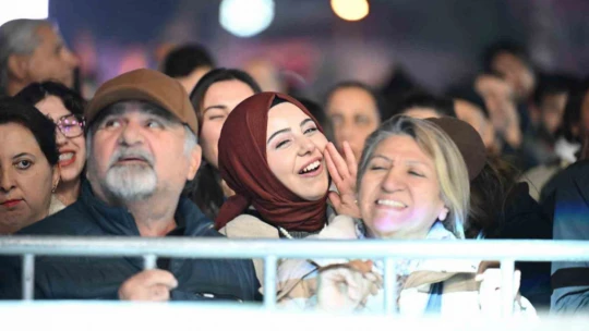 Başkan Çerçioğlu Aydınlıları Pamela ve Besen ile buluşturdu