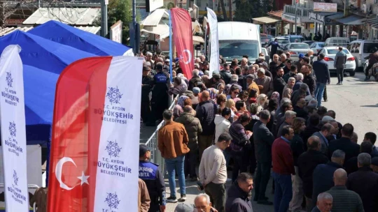 Başkan Çerçioğlu, Bozdoğan'da halka fide dağıttı