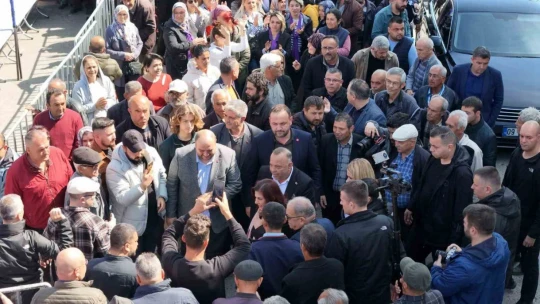 Başkan Çerçioğlu, Bozdoğan'da halka fide dağıttı