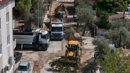 Başkan Çerçioğlu Buharkent'in yollarını yeniliyor