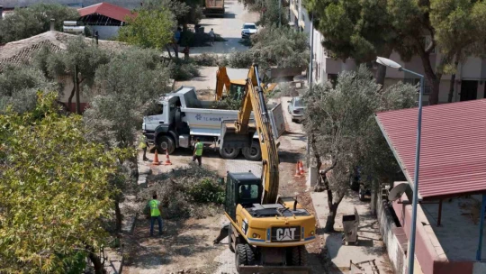 Başkan Çerçioğlu Buharkent'in yollarını yeniliyor