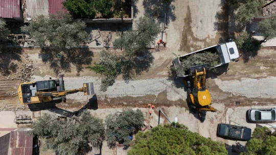 Başkan Çerçioğlu Buharkent'in yollarını yeniliyor