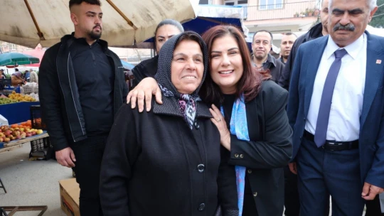 Başkan Çerçioğlu Buharkent'te vatandaşlara binlerce fide dağıttı