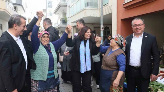 Başkan Çerçioğlu Çarşamba Pazarı'nda vatandaşlarla buluştu