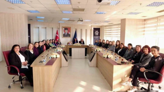 Başkan Çerçioğlu, CHP'li kadınları ağırladı