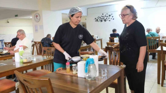 Başkan Çerçioğlu Didim Huzurevi'nde yaşlılara konforlu ve kaliteli hizmeti bir arada sunuyor