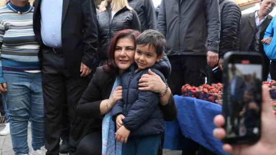 Başkan Çerçioğlu, Efekent pazarında vatandaşlarla bir araya geldi