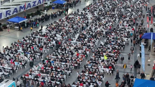 Başkan Çerçioğlu, iftarda vatandaşlarla buluştu
